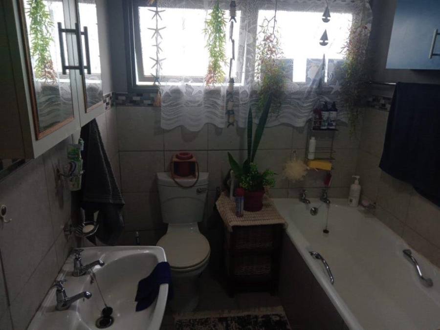 6 Bedroom Property for Sale in Paradise Beach Eastern Cape